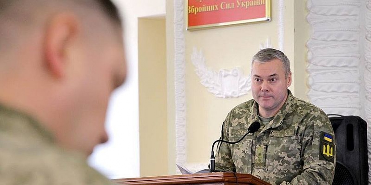 Кому Порошенко поручил готовить ВСУ к возвращению территорий Донбасса
