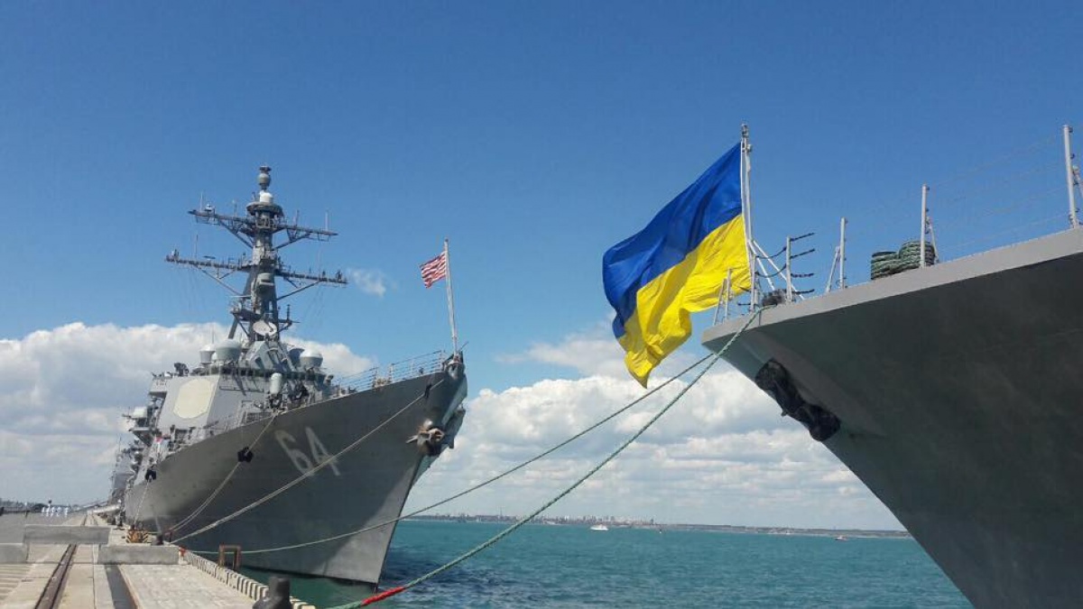 Санкции или война: как Украине «вернуть» Азовское море
