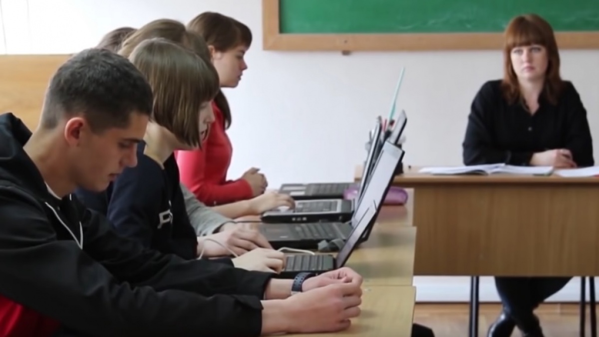 Выучить украинский по скайпу в Донецке. Новая школа для оккупации