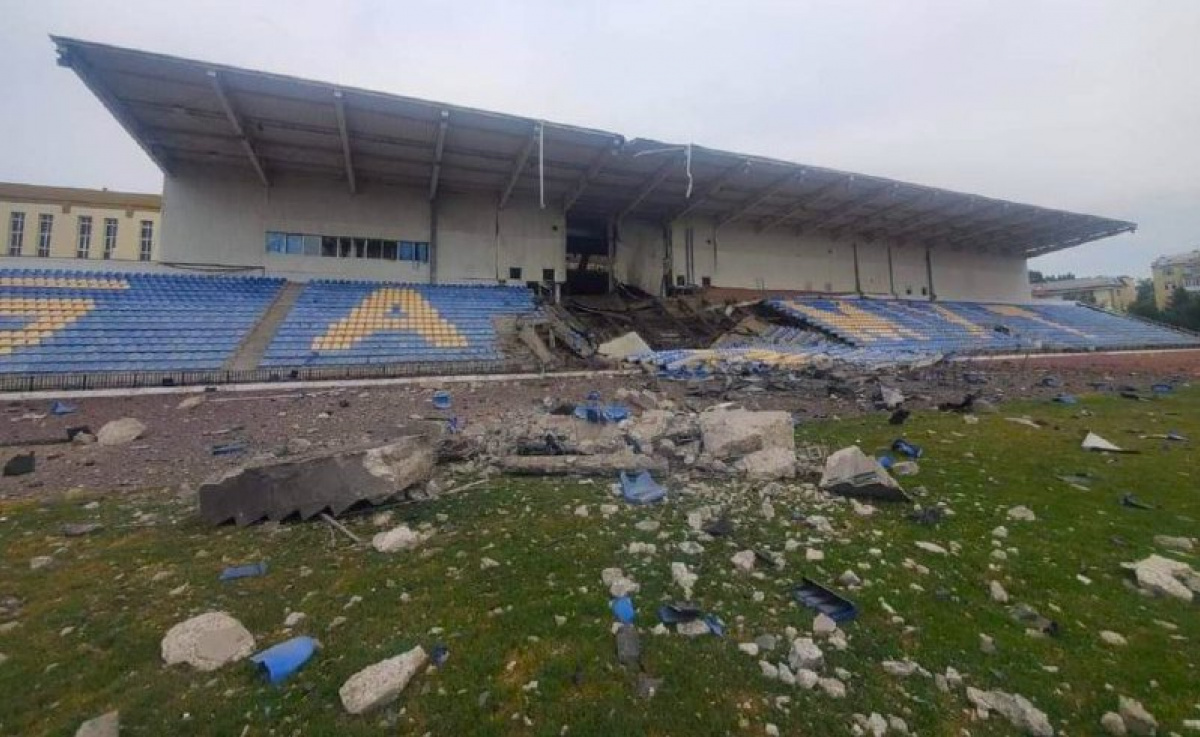Разрушенный стадион «Металлург» в Бахмуте в результате обстрела. Фото: соцсети