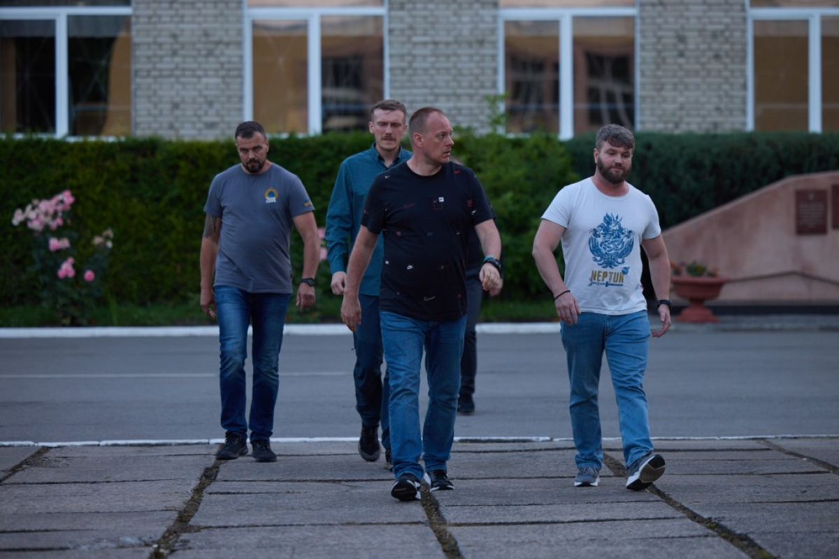 Командиры обороны «Азовстали» после возвращения из Турции в Украину. Фото: Пресс-служба президента Украины
