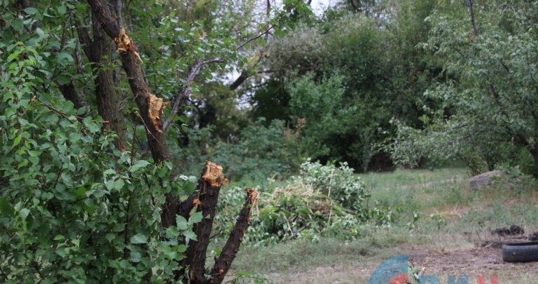 Поселок в Луганской области попал под обстрел