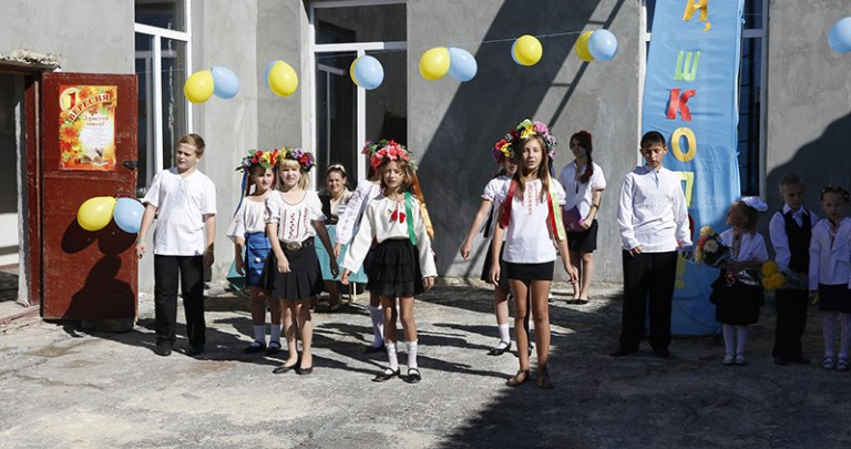 Как дети Донбасса пошли в школу