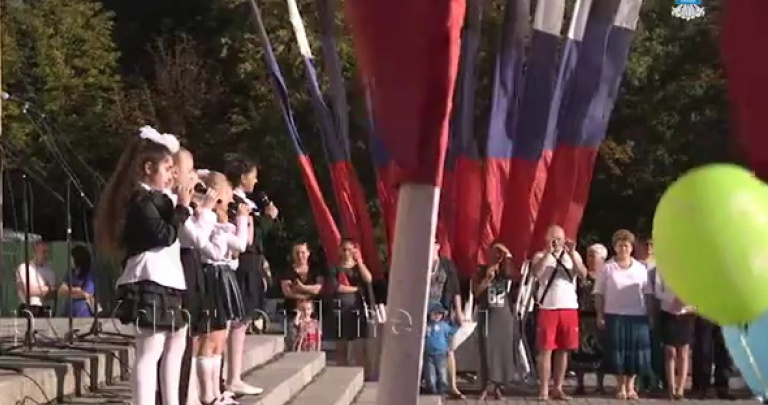Гимны «Л-ДНР» становятся обязательной программой для школьников в оккупации