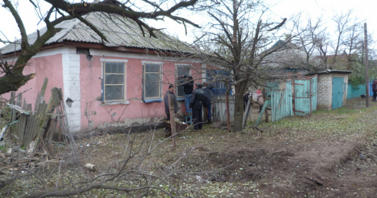 В Первомайске под обстрел попали жилые дома
