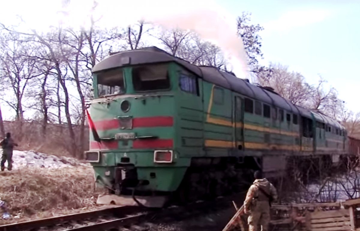 Полиция разблокировала поезд на Луганщине и перевела его на хранение в депо