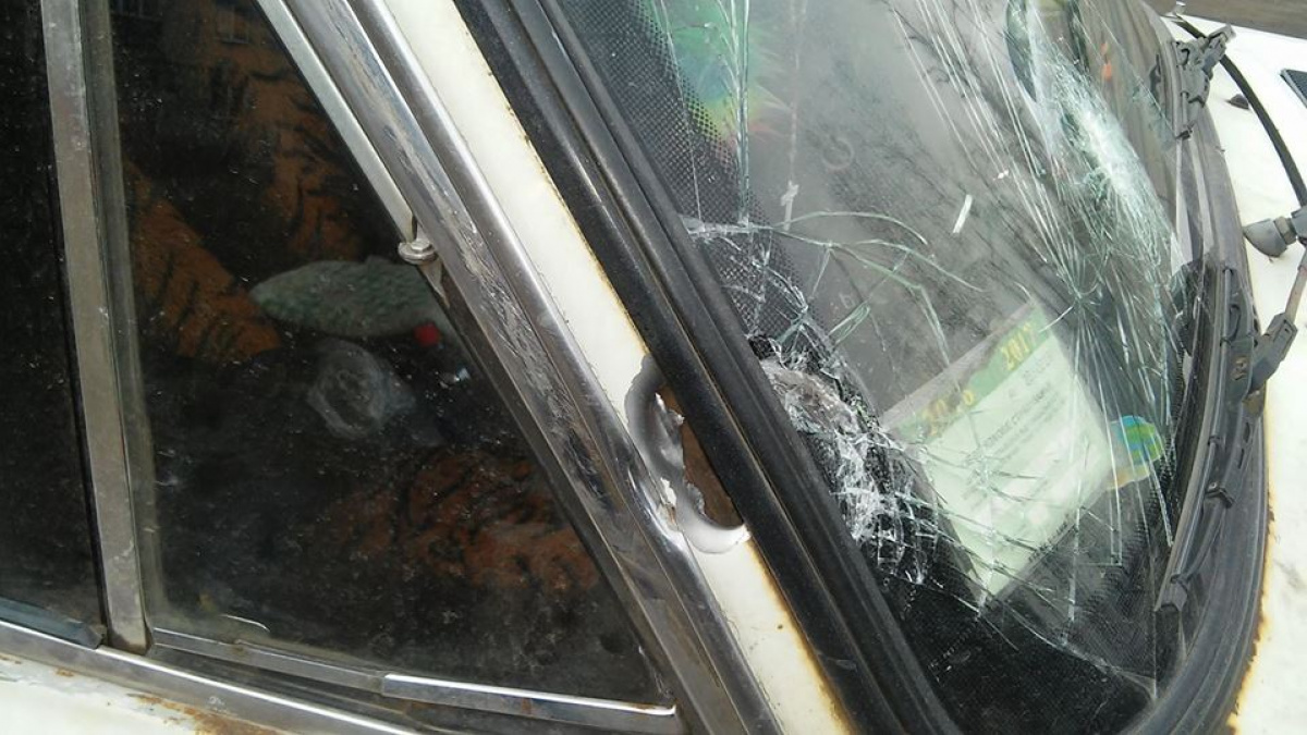 Под Горловкой снайпер обстрелял гражданский автомобиль