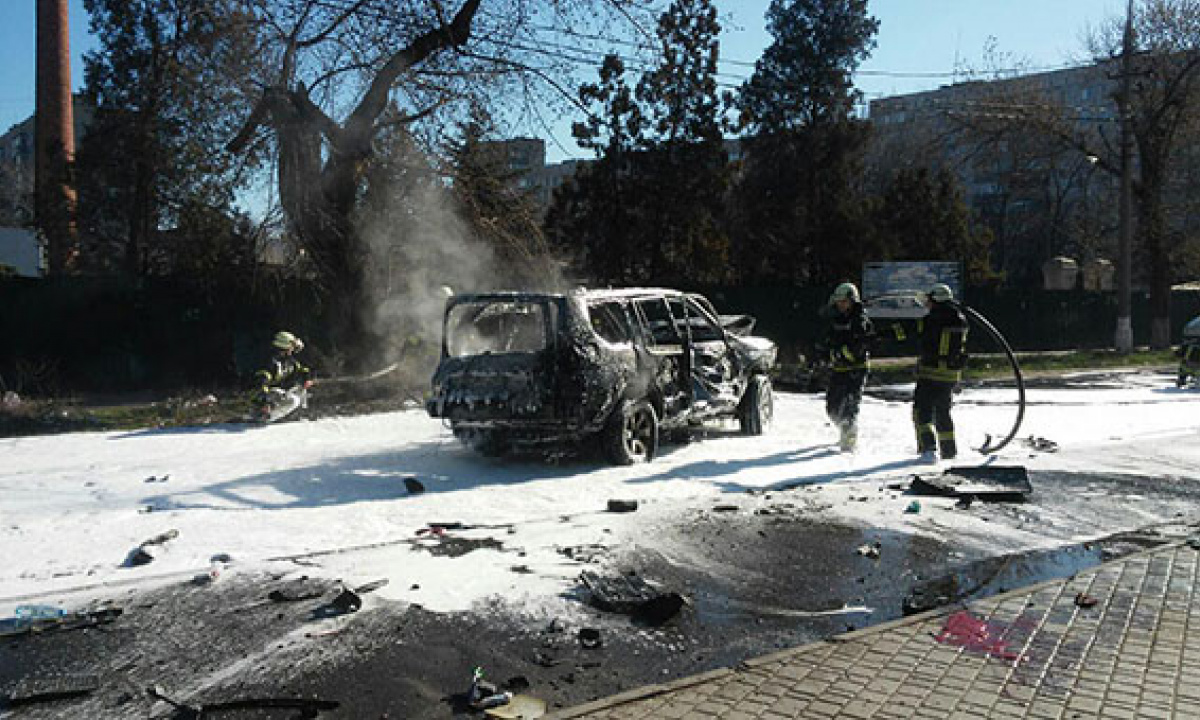 В Мариуполе во взорванном авто был сотрудник СБУ, которому угрожала «ДНР»