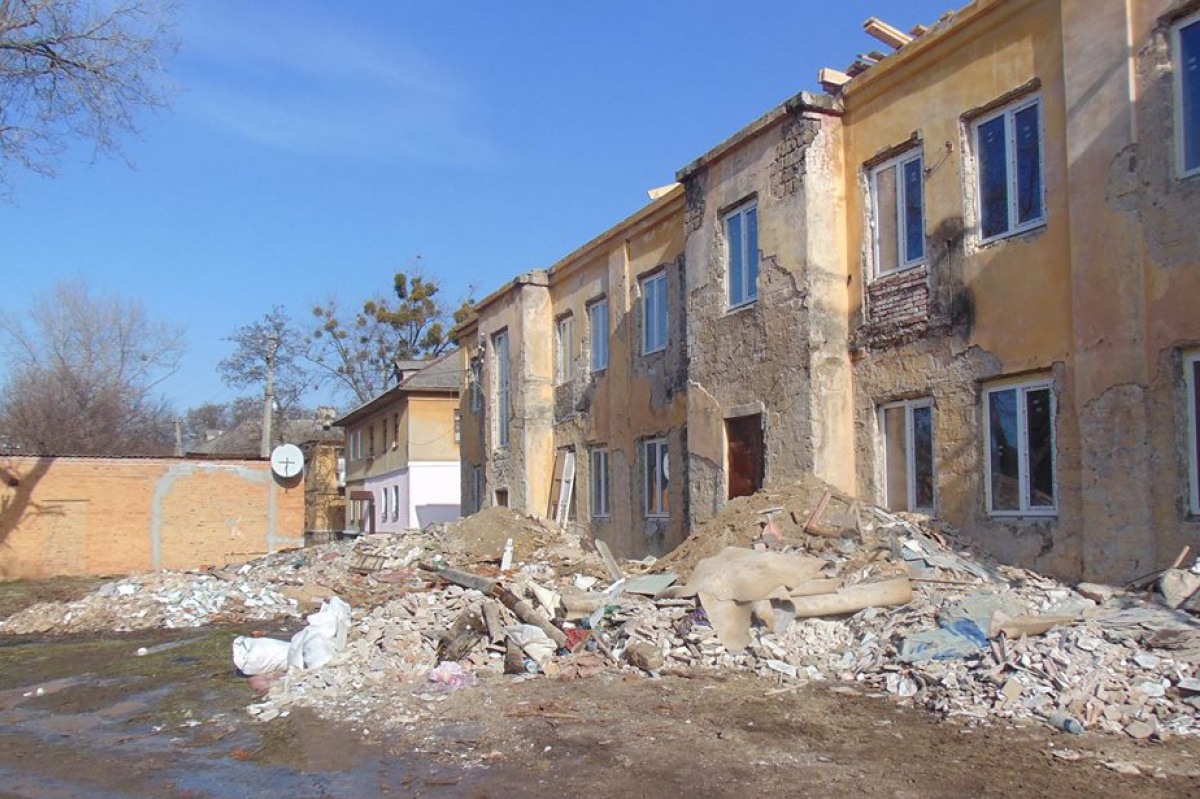Жилье для переселенцев ремонтируют в Краматорске со скандалом и проблемами