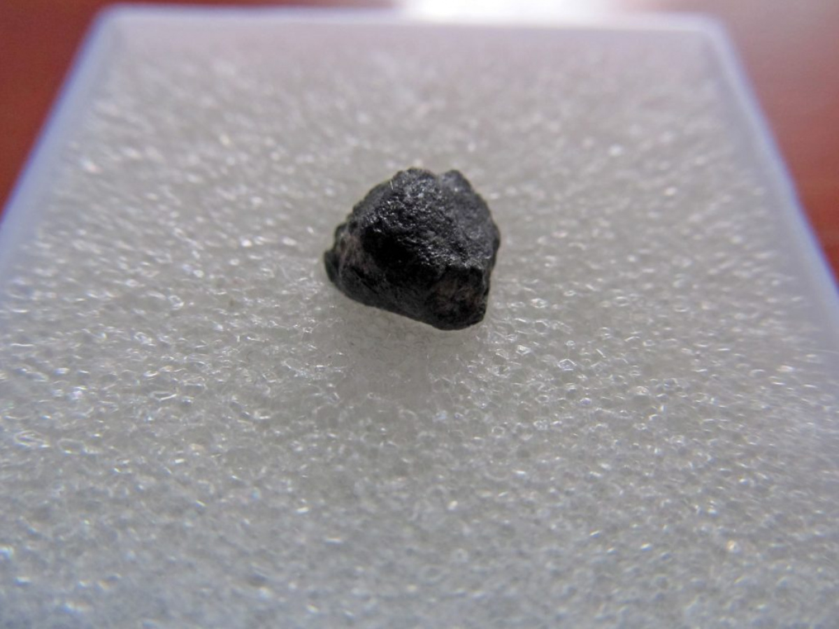 Музей Енакиево пополнился фрагментом челябинского метеорита