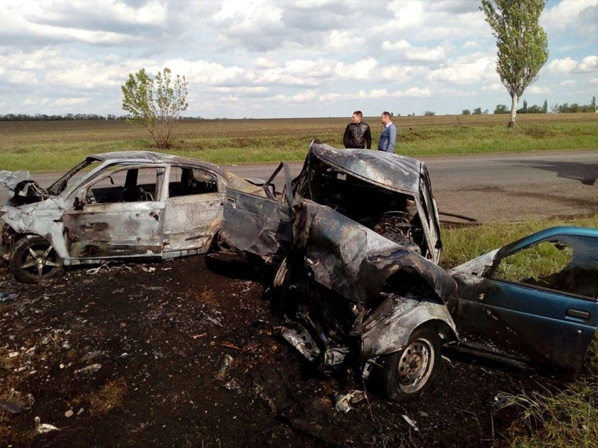 В Донецкой области столкнулись два авто, погибли три человека