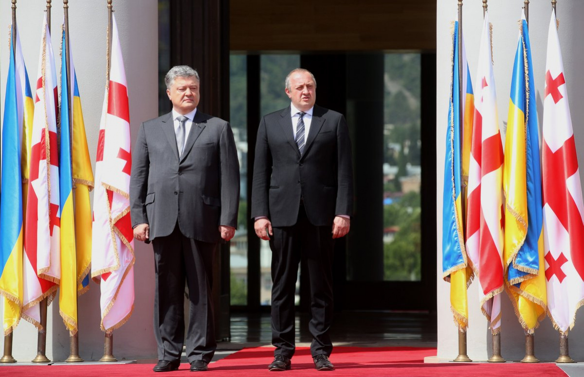 Президенты Украины и Грузии Петр Порошенко и Георгий Маргвелашвили. Источник: Петро Порошенко/Twitter