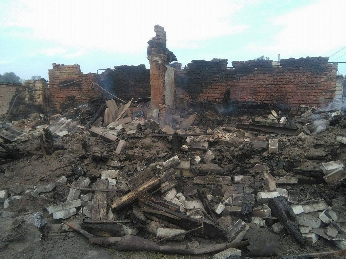 Пожар в Станично-Луганском районе уничтожил 28 домов