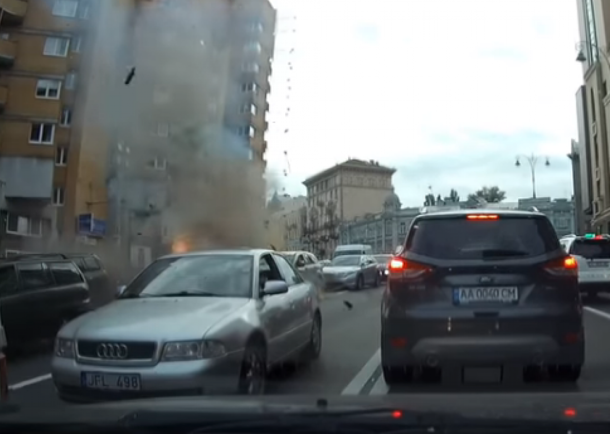 Появилось видео с места взрыва автомобиля Тимура Махаури