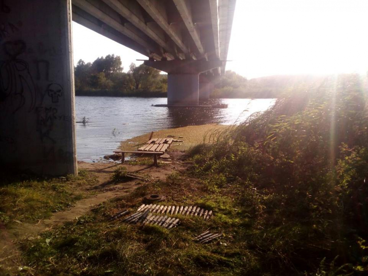 На Луганщине под мостом через Айдар нашли снаряды
