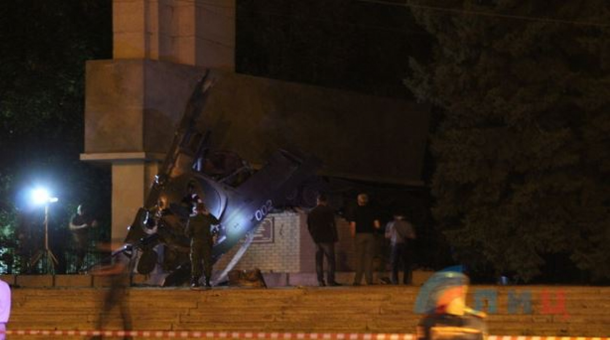 В Луганске взорван памятник боевикам «ЛНР»