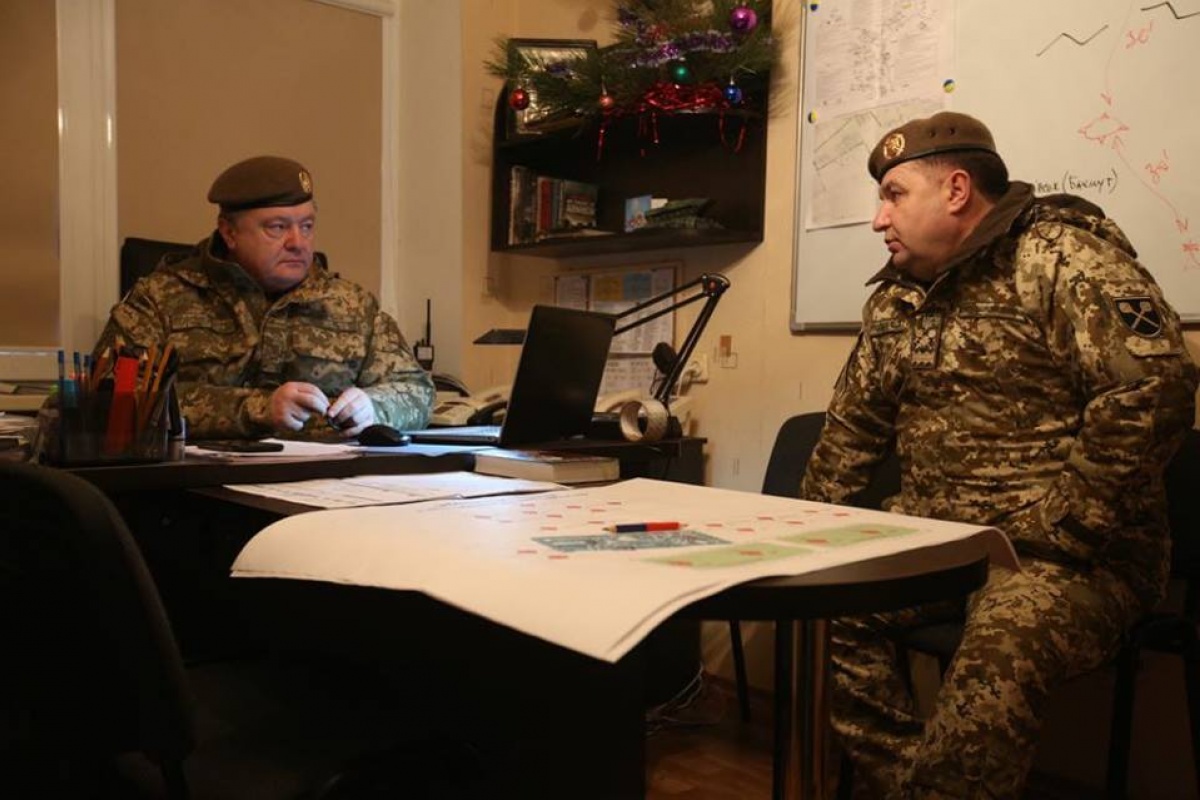 Порошенко на Донбассе встретит освобожденных из плена