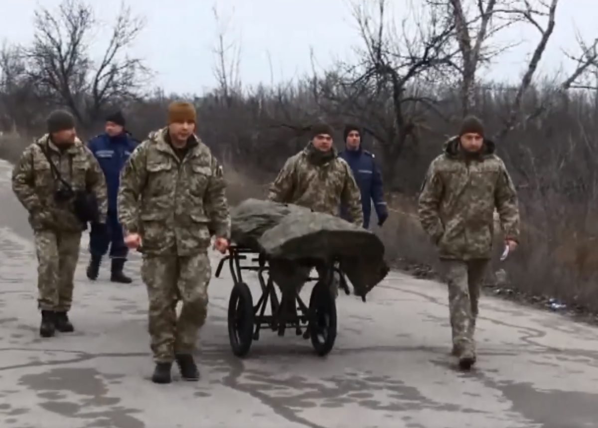 Украинская сторона передала тела погибших на неподконтрольную территорию