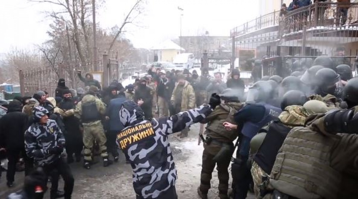 При рассмотрении дела мэра Одессы под зданием суда произошли потасовки