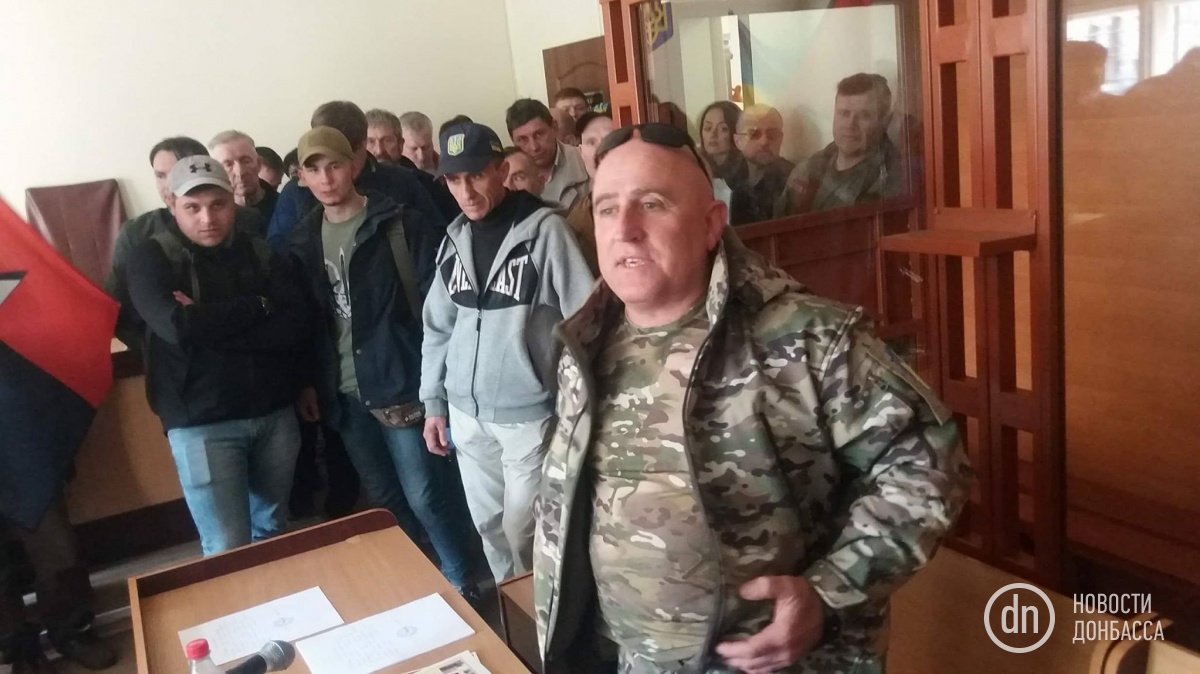 На суд по делу о фальшивой ртути активиста из Славянска принесли нож и газовый баллончик