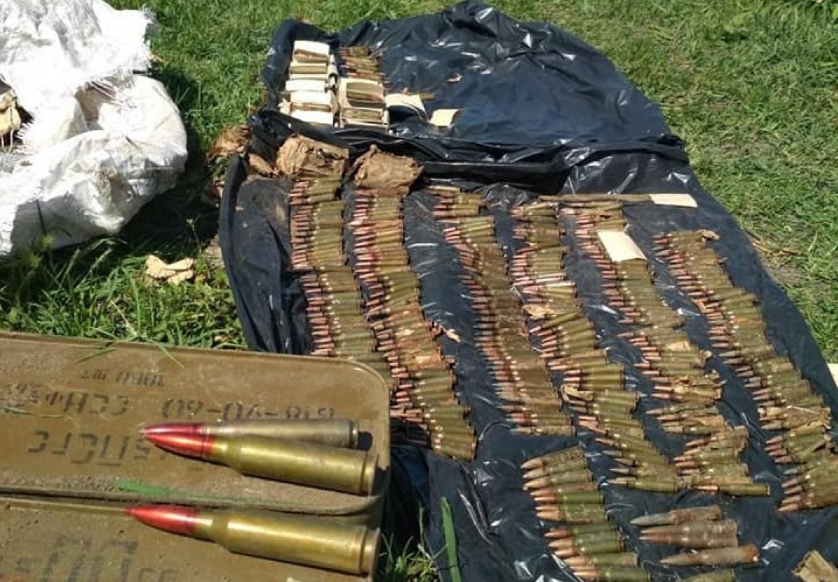Возле трассы Мариуполь-Донецк найден тайник с боеприпасами