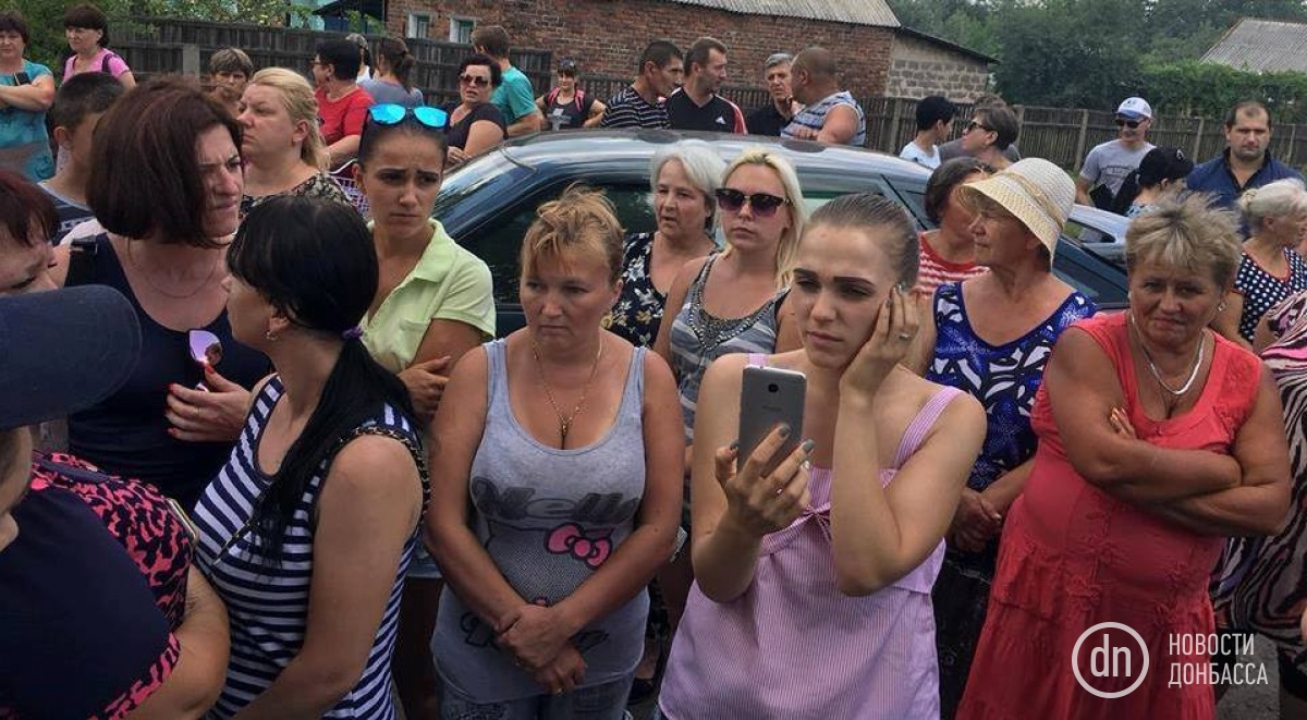 В Мирнограде 5 тысяч человек остались без воды. Люди два дня перекрывали дорогу в знак протеста