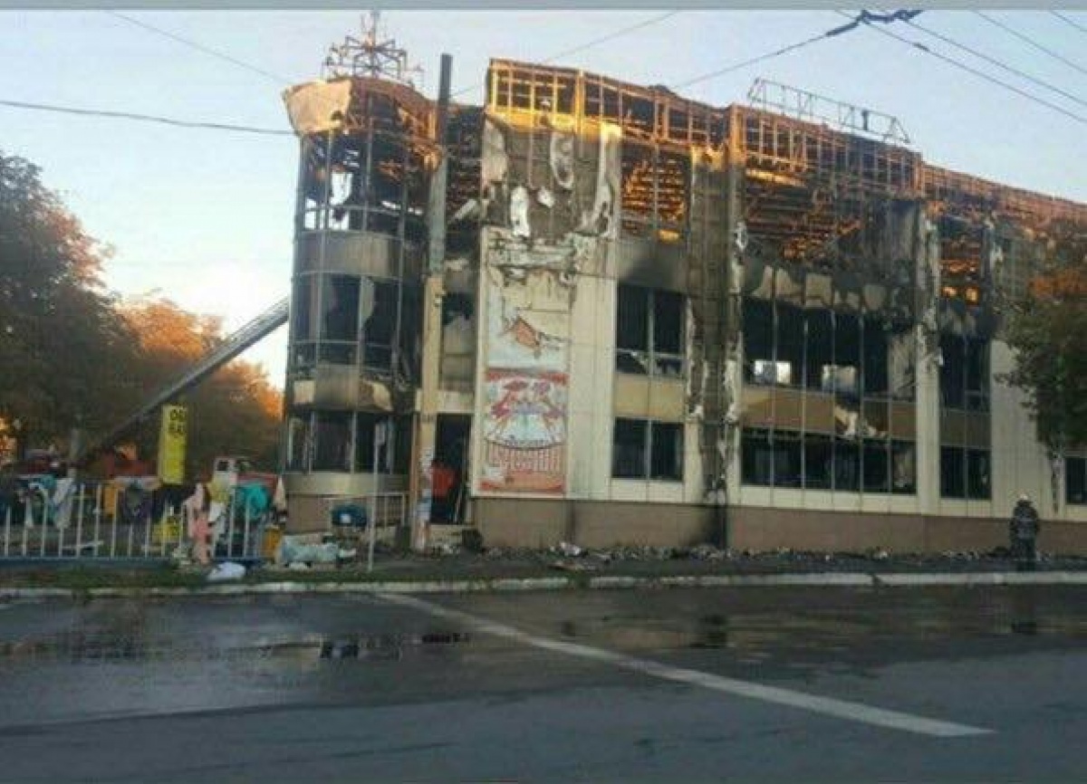 В Антраците сгорел торговый центр