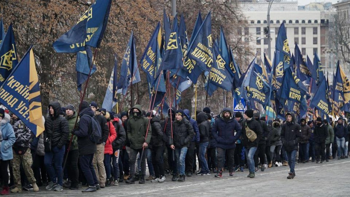 Националисты митинговали на Банковой с призывом заблокировать российский бизнес в Украине