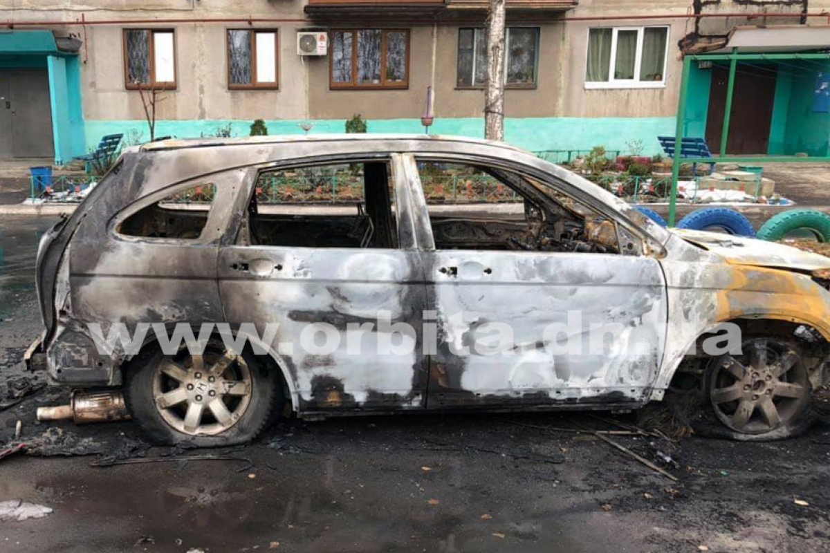 На Донетчине сгорел автомобиль местного депутата