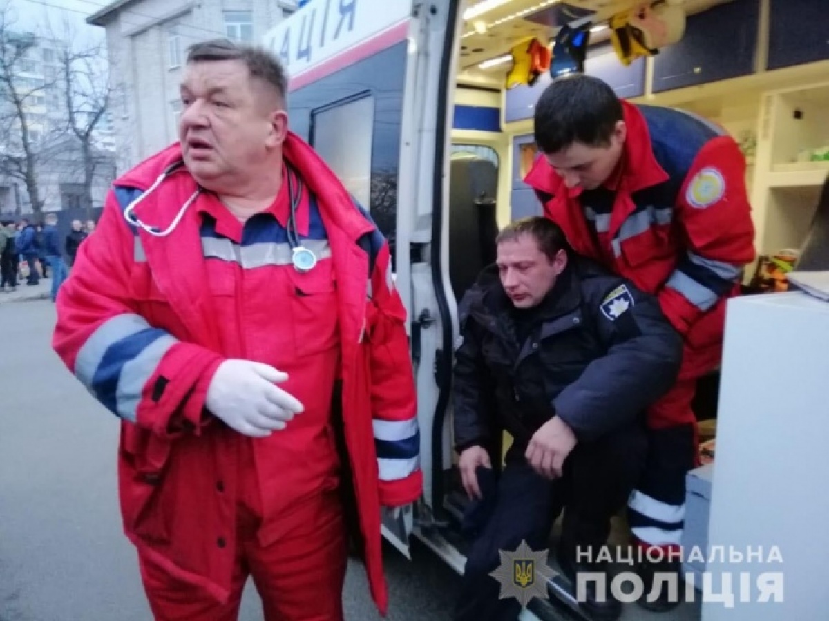 «Нацкорпус» хотел прорваться к Порошенко в Черкассах. Пострадали 15 полицейских