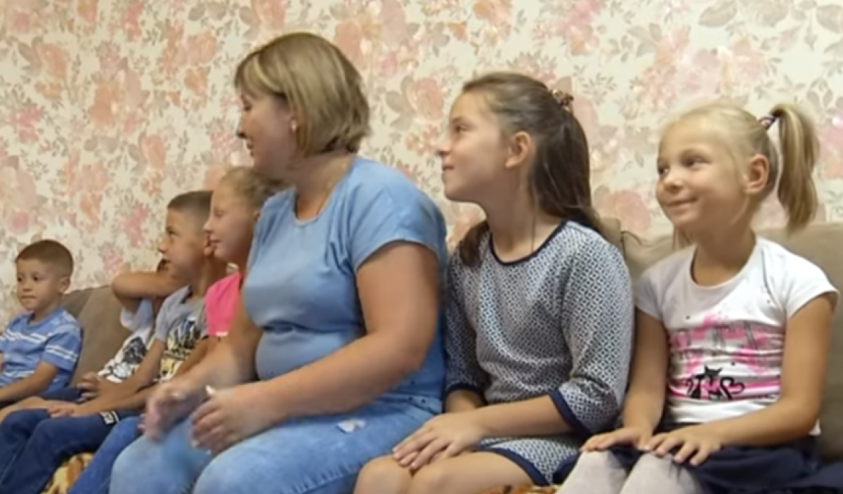 Переселенцы из Луганской области создали детский дом семейного типа