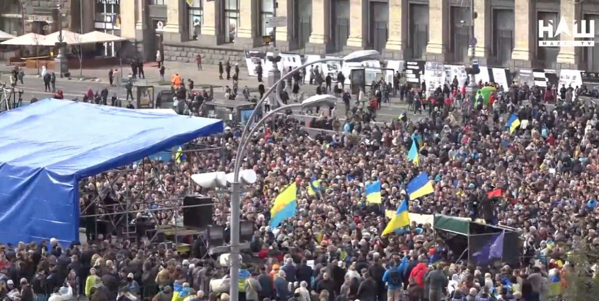 На Майдане в Киеве и других городах начались акции против «формулы Штайнмайера»