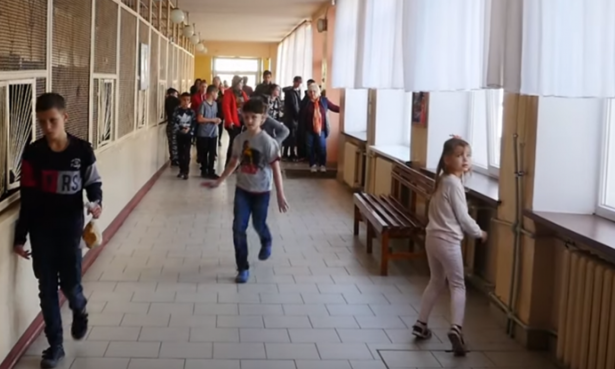 Как проходит украинизация школ Донбасса