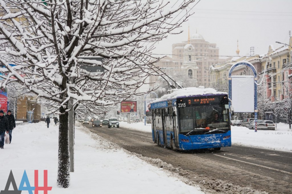 В Донецке из-за непогоды на маршруты не вышли трамваи и более половины троллейбусов