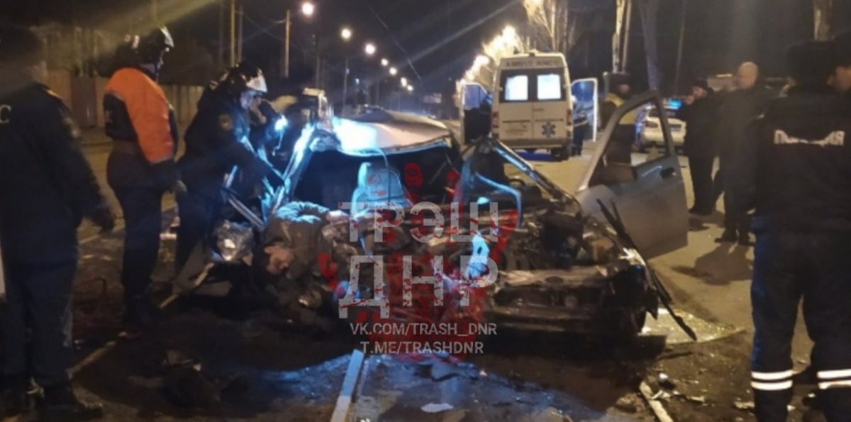 В Донецке один человек погиб и четверо пострадали после столкновения ВАЗа с автобусом