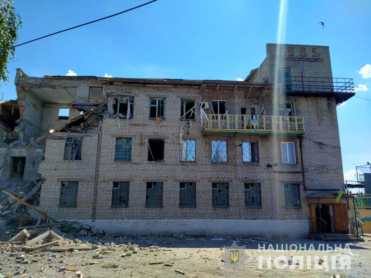 Последствия обстрела в Донецкой области. Фото: полиция
