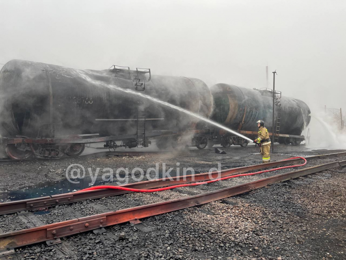 Пожежа на нафтобазі у Макіївці. Фото: соцмережі