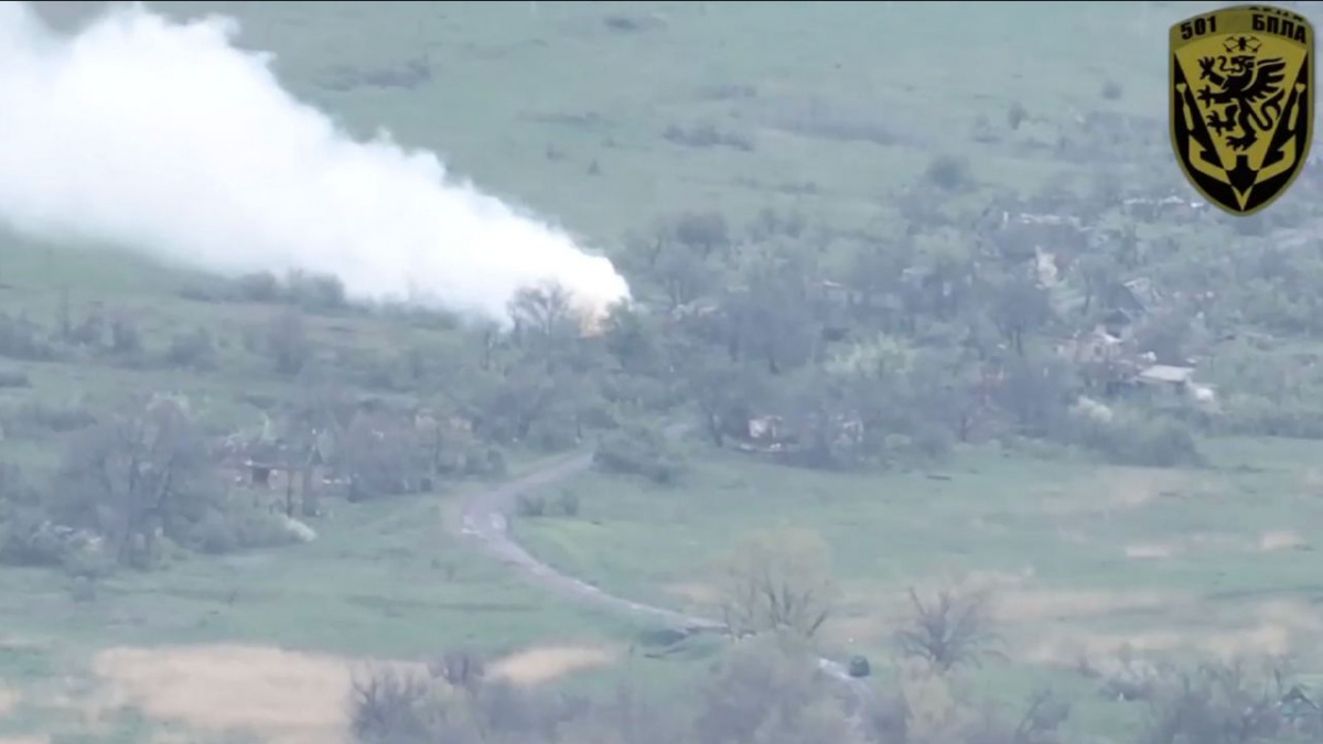 Украинские артиллеристы в Донецкой области уничтожили позиции войск РФ с минометом. Скрин из видео Военно-морских сил ВСУ
