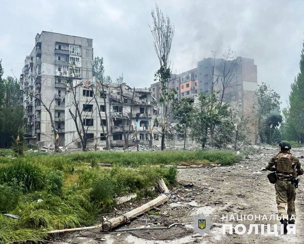 Війська РФ вдарили за добу по 10 містах та селах Донецької області. Фото: Поліція Донецької області