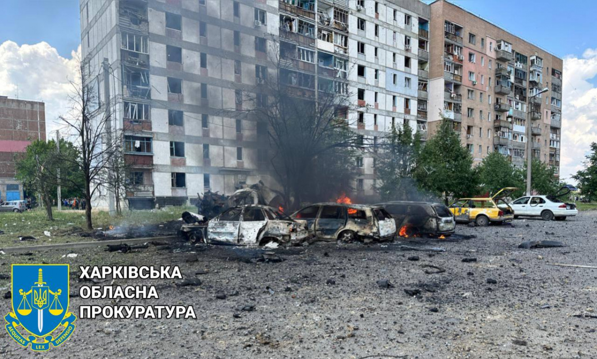 Окупанти вдарили по Первомайському: Більше 30 постраждалих, у тому числі 10 дітей