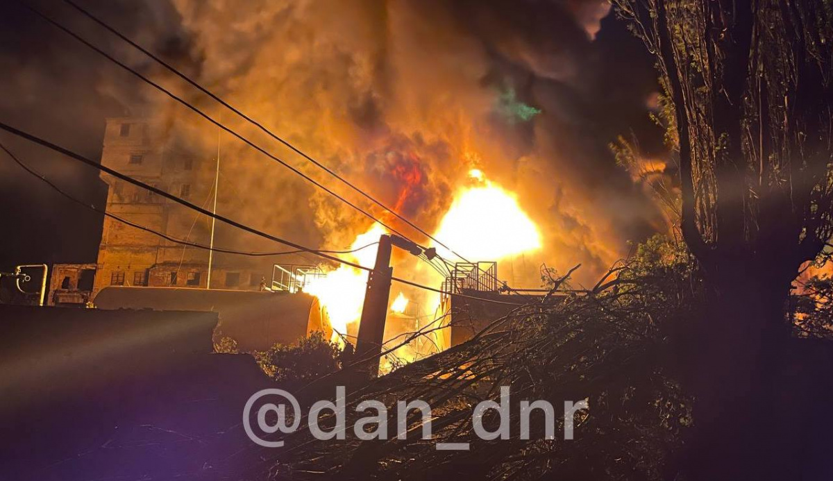Пожежа на нафтобазі у Макіївці 5 липня. Фото: соцмережі