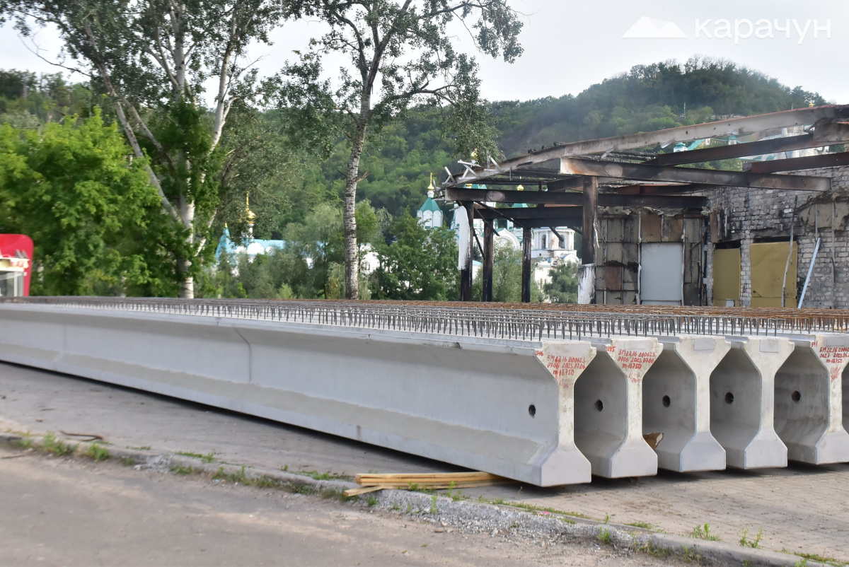 Строительство моста в Святогорске. Фото: «Карачун»