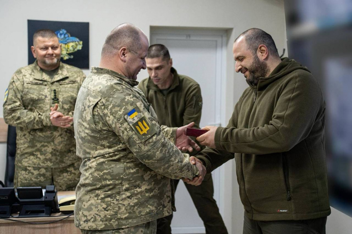 Умеров и Залужный посетили военных на Восточеом напрвлении
Фото: Министерство обороны