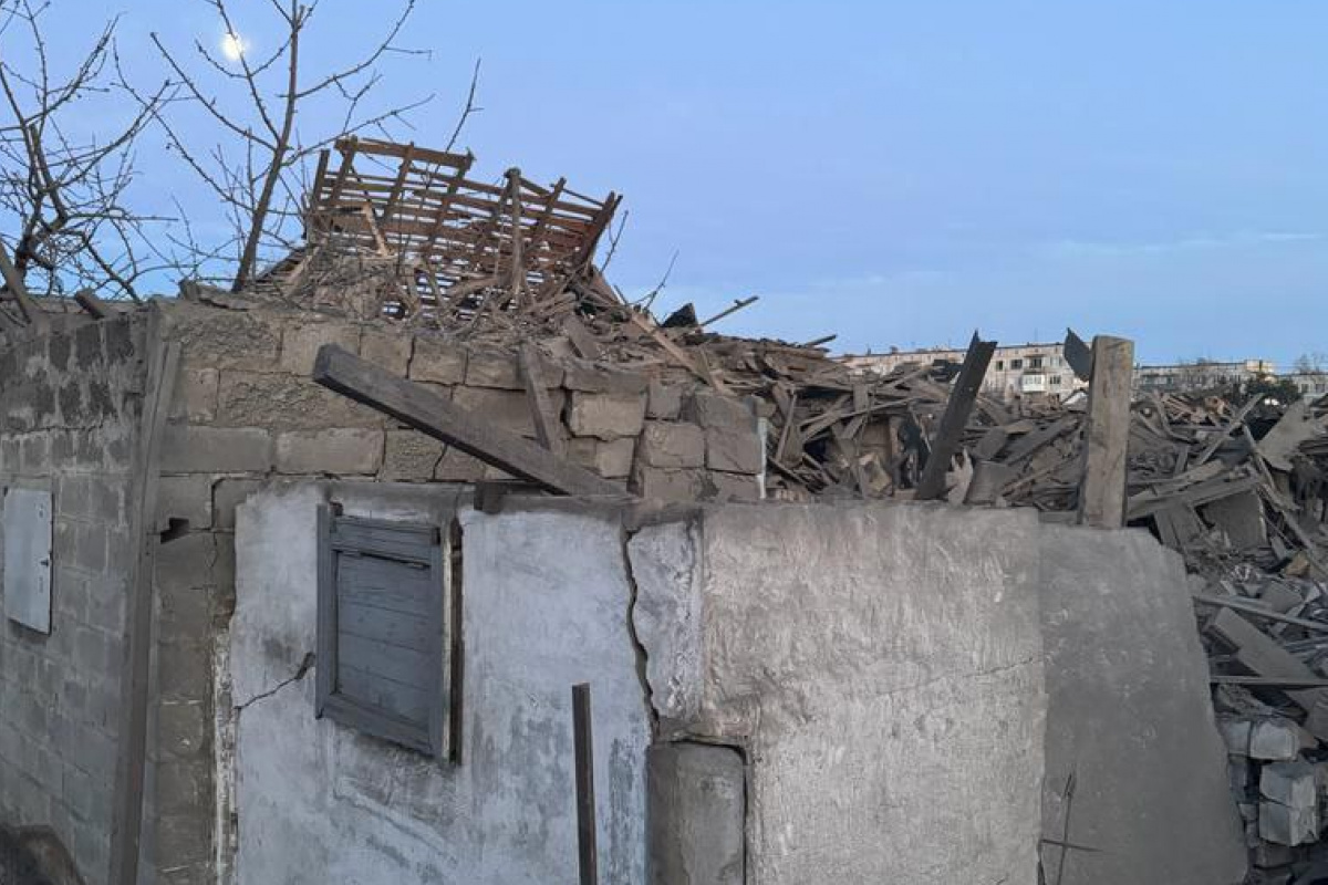 Последствия обстрела Горняка в Донецкой области: 2 погибших, 8 раненых 