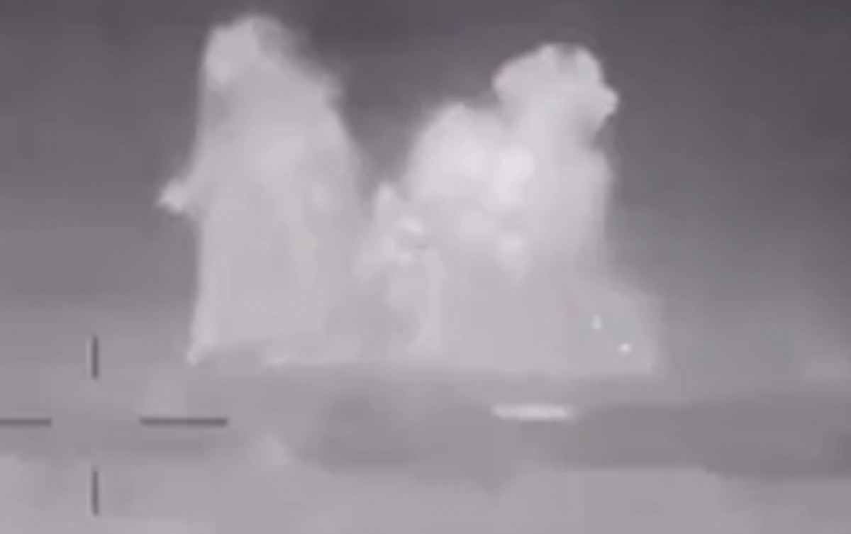 Момент взрыва российского корабля «Сергей Котов». Фото: кадр из видео