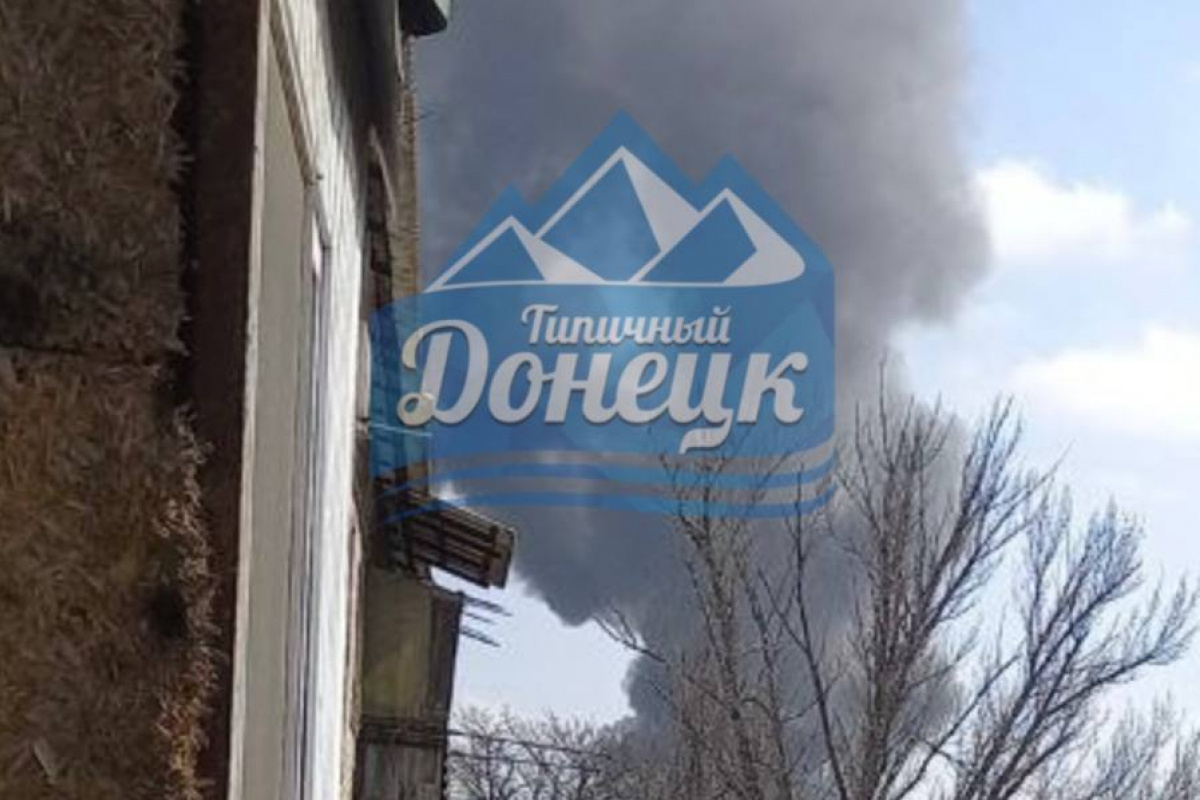 Пожар в Иловайске в результате обстрела. Фото: соцсети