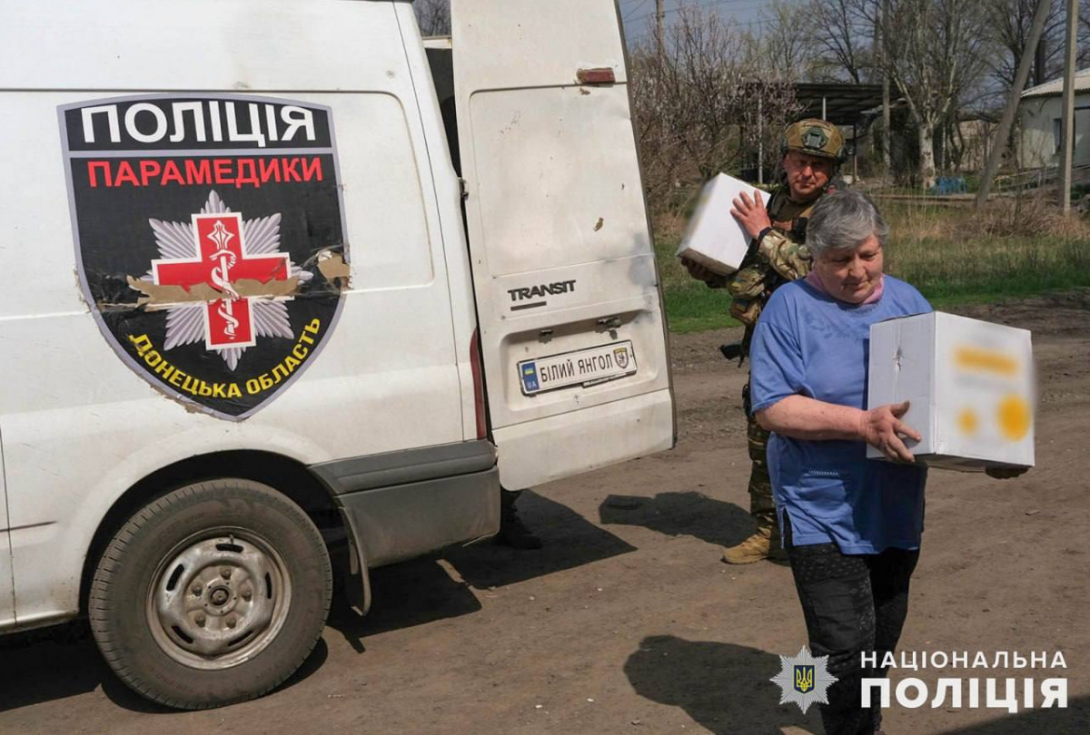 Жизнь прифонтовых поселков: Очеретино и Новоселовка Первая получают продукты только от волонтеров и полиции