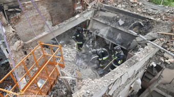 Спасатели извлекли тело погибшей из-под завалов в Днепре