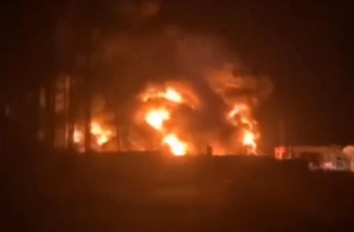 Пожар на НПЗ в Калужской области. Кадр из видео