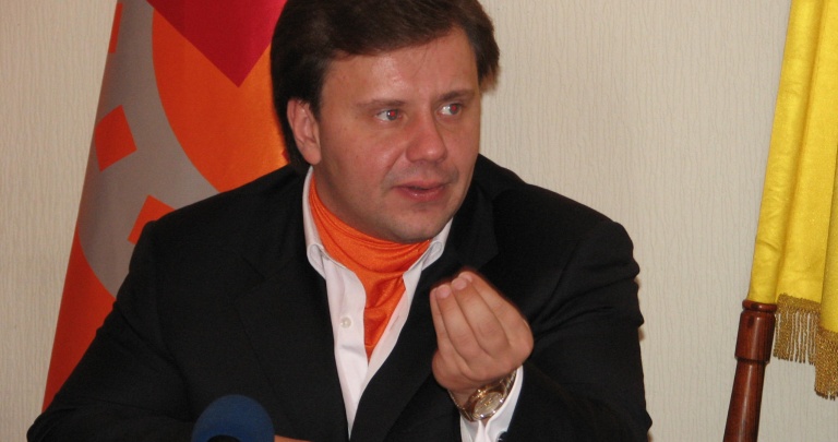 Фото дня. Как выглядел родной брат главного налоговика страны Клименко в 2006 году
